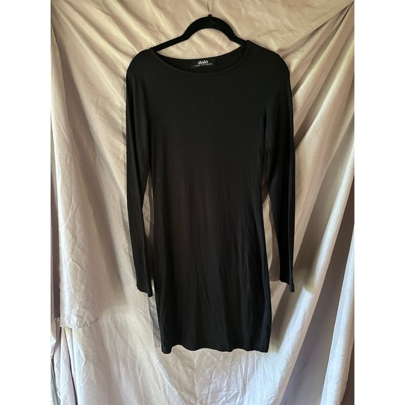 LuLu’s Little black dress - Picture 1 of 4